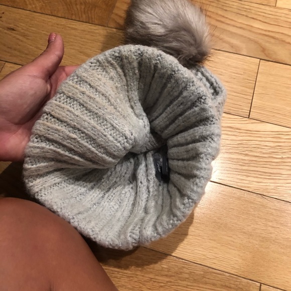 American Eagle winter hats - Picture 5 of 6